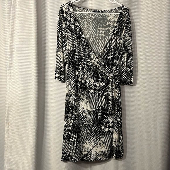 Apt. 9 Dresses & Skirts - Apt. 9 Black w/white design Faux-Wrap Styled Dress Size Large